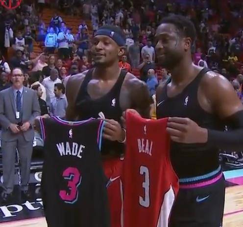 镜报：买安德森要1亿-1.2亿镑，曼联可能通过出售5人筹集资金（镜报：安德森标价1亿至1.2亿镑，曼联或出售5人筹资）