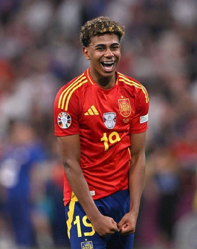 曼联本赛季3位主帅战绩 范尼成绩最好阿莫林最烂（曼联本季三帅战绩盘点：范尼最佳，阿莫林垫底）