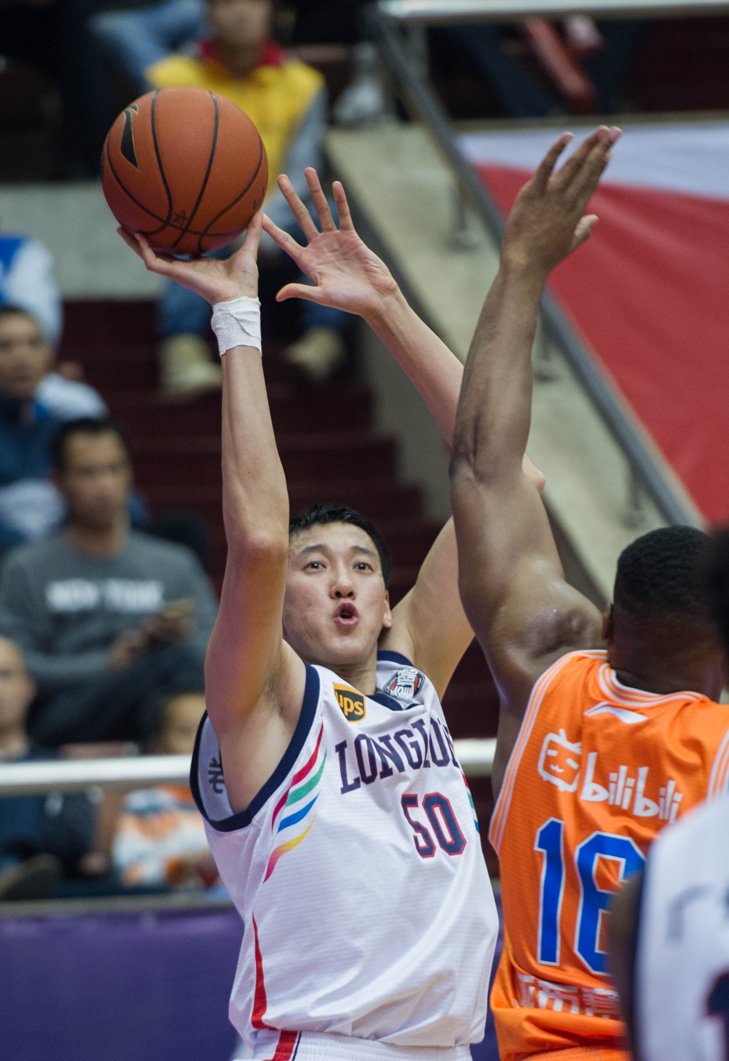 骑友称4万多小布骑行时后叉断裂 想知道断裂原因（骑友爆料4万多元小布骑行中后叉断裂 盼查明原因）