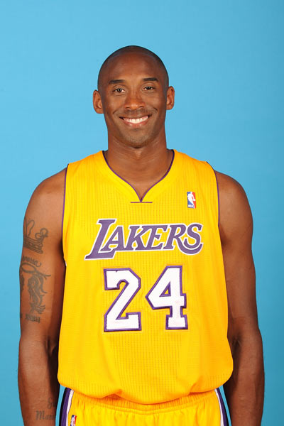 加兰三分球神勇，助力球队逆转胜（加兰三分手感爆棚，助球队翻盘取胜）